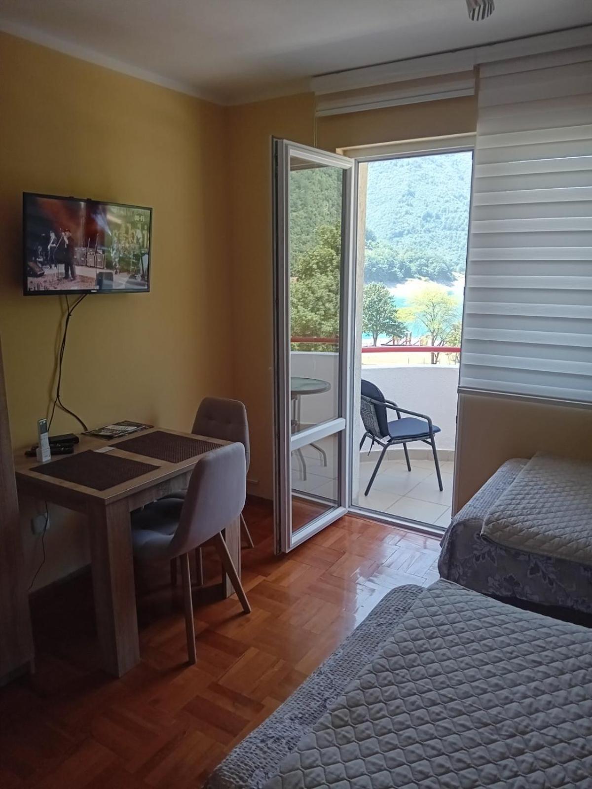 Studio Apartman D&S Pluzine Exterior photo